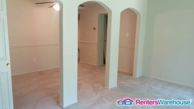 Building Photo - 2342 Sun Valley Cir