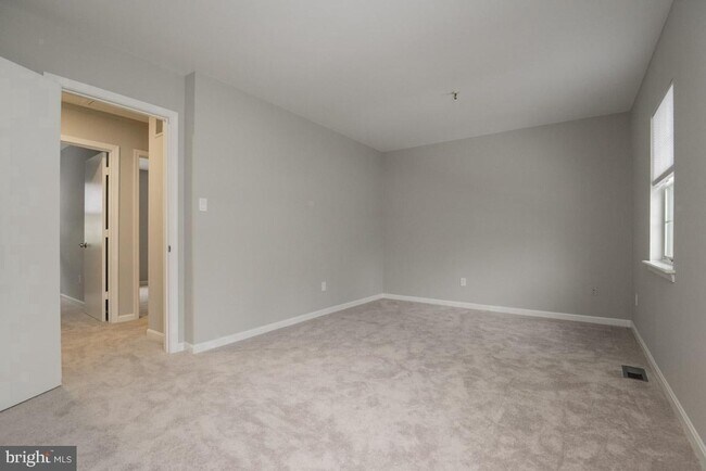 Foto del edificio - 7600 Lee Landing Dr