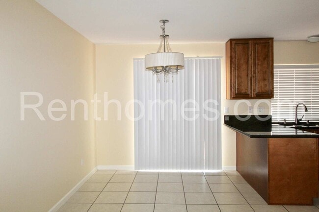 Building Photo - 11093 Madrigal St