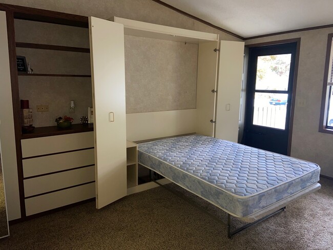 Estudio con cama Murphy - Red Deer