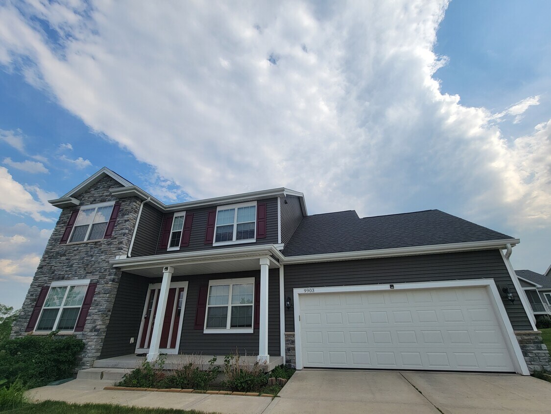 9903 White Fox Ln, Middleton, WI 53562 House Rental in Middleton, WI