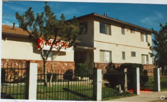 Building Photo - 11700 Glenoaks Blvd