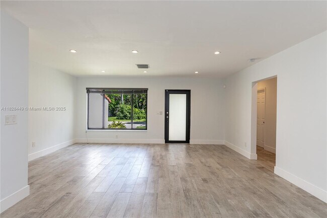 Foto del edificio - 1116 NE 117th St