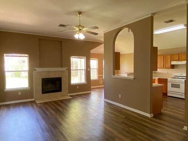 Building Photo - 146 Meadowlark Cir