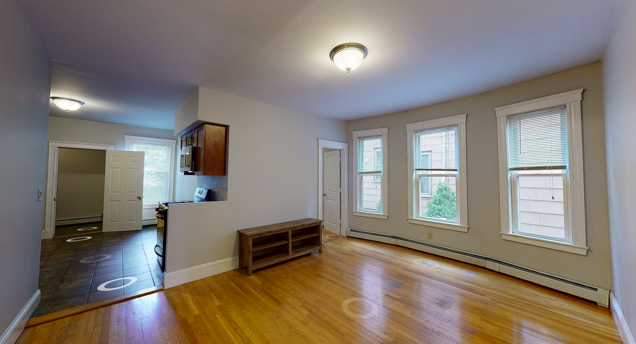 Primary Photo - 9 Beacon St