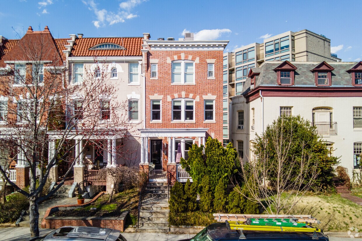 Primary Photo - 2619 Garfield St NW