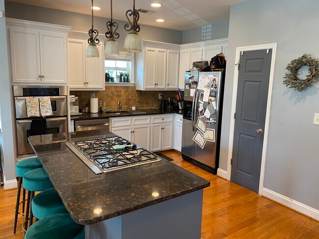 Foto del edificio - 1215 Pine St