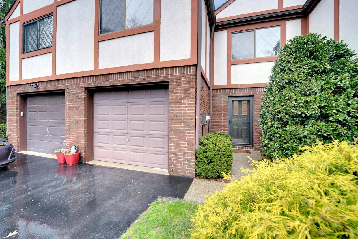 Primary Photo - 57 Linwood Ave