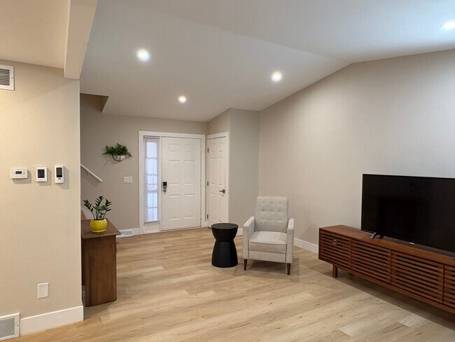 Foto del edificio - 5565 S Lansing Ct