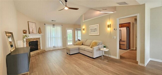 Foto del edificio - 1281 Key Manor Ln