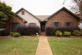 Building Photo - 7032 Robin's Nest Dr