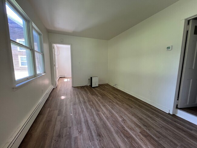 living room - 106 E Hook Cross Rd