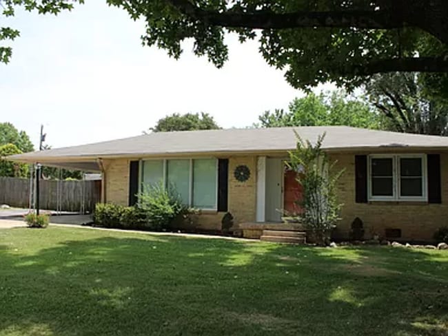 Building Photo - Welcome Home - 3 Bedroom 1.5 Bathroom Fami...