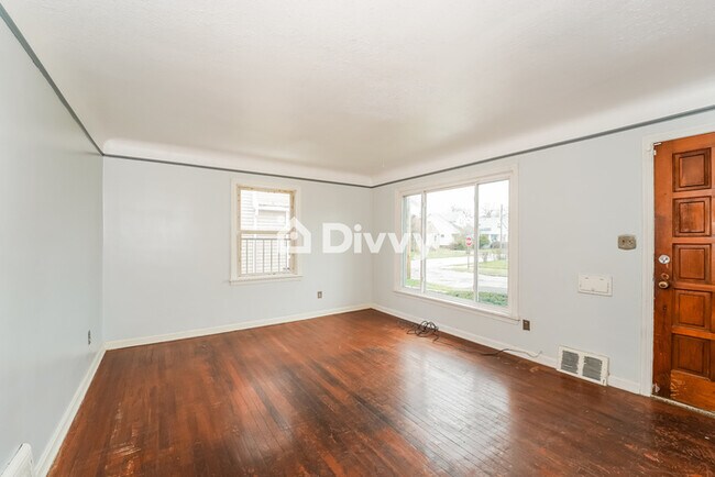 Foto del edificio - 14906 Kingsford Ave