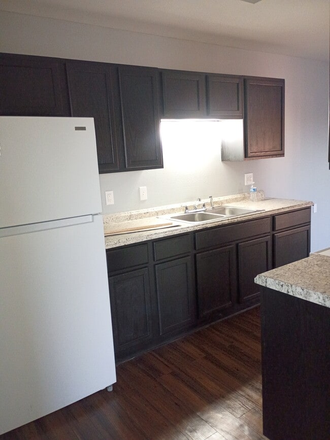 Building Photo - New Eastlawn Apartments