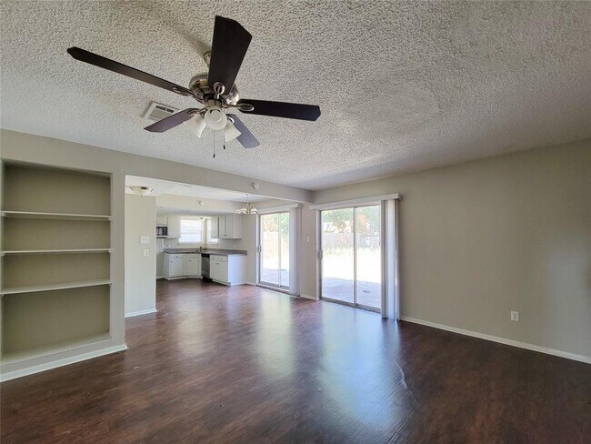 Foto del edificio - 18402 Tall Cypress Dr