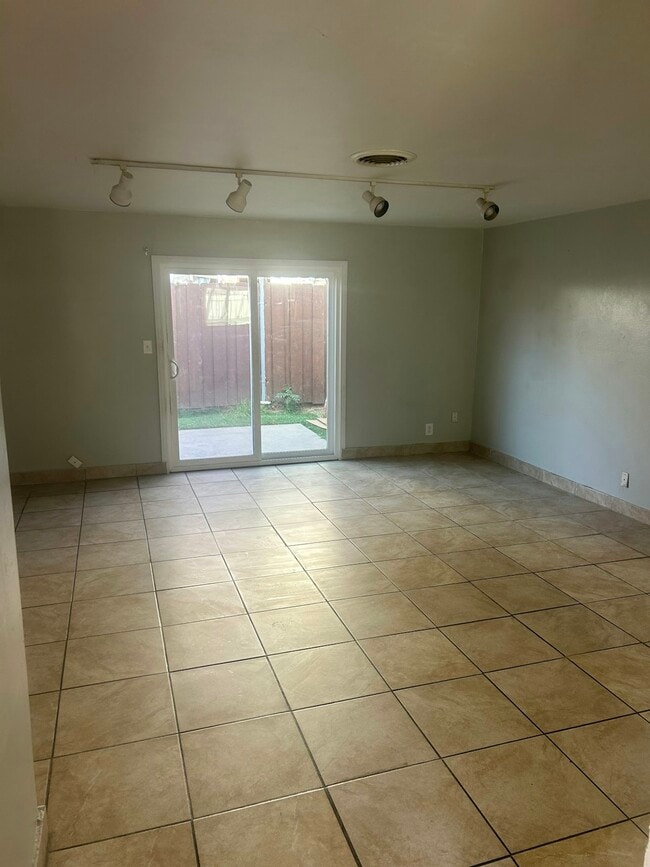 Foto del edificio - 458 Grand Ave