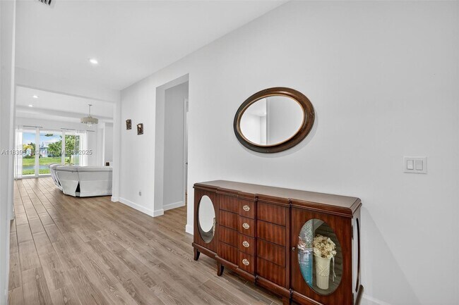 Building Photo - 10407 SW Aquila Wy