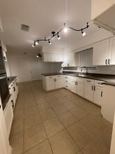 Building Photo - 10510 Hidden Lake Ln