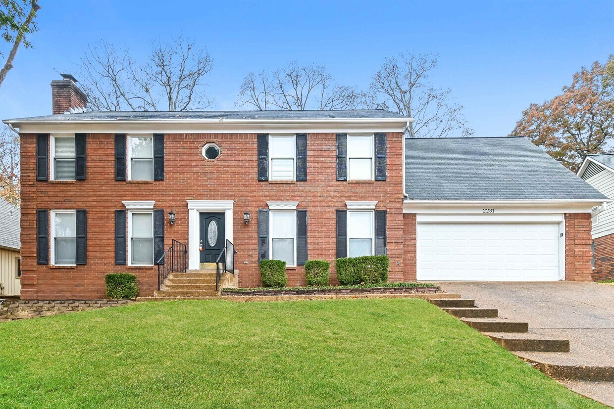 Primary Photo - 2231 Oak Hollow Ln