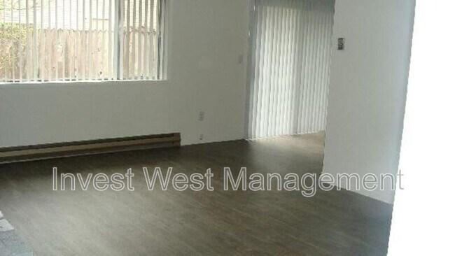Foto del edificio - 3408 E 18 St