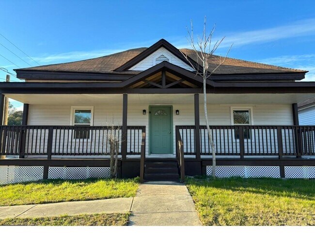 Foto del edificio - 1195 Lawton Dr