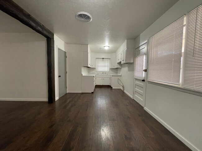 Building Photo - 3219 Cornell Ave