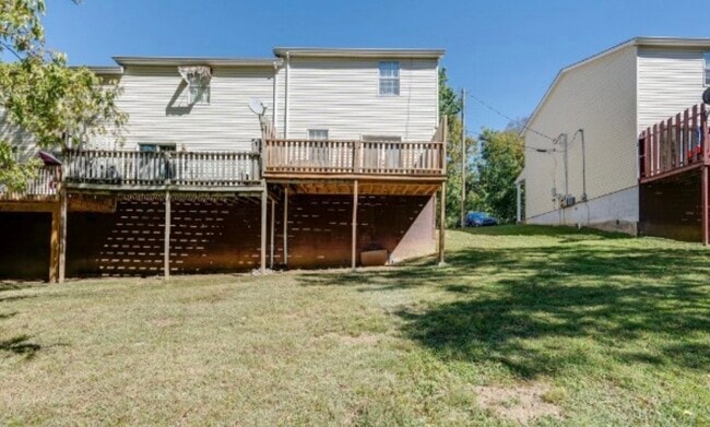 Building Photo - 116 Five Oaks Dr