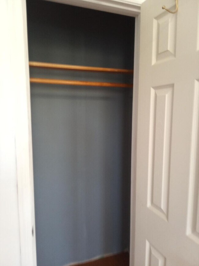 Foto del edificio - Large lovely 3BR, 1.5 bathroom home