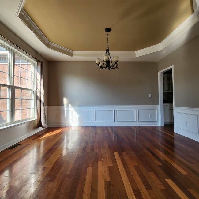 Foto del edificio - 5295 Amberden Hall Dr