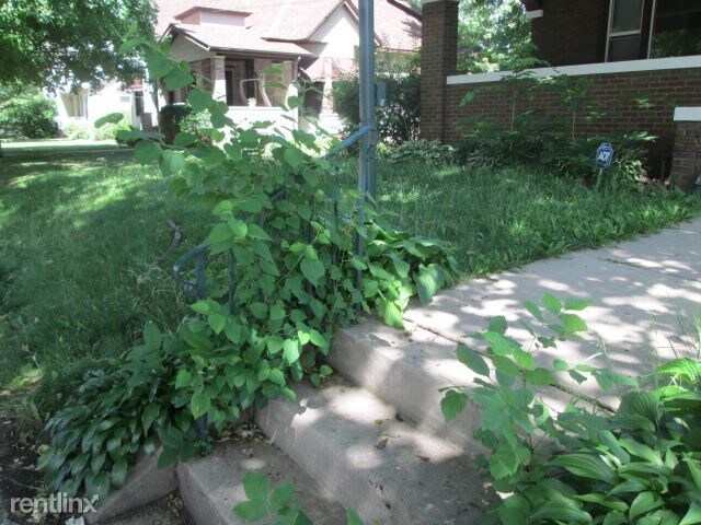 Building Photo - 4 br, 1.5 bath House - 612 E 2ND AVE