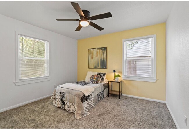 Dormitorio del nivel principal - 2520 E Aloma St