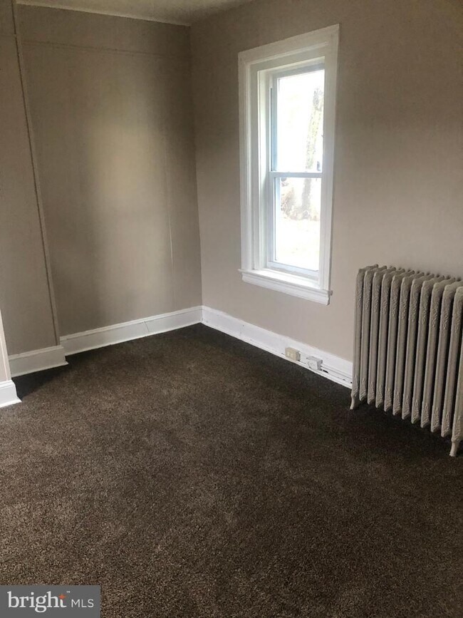 Foto del edificio - 156 Strode Ave