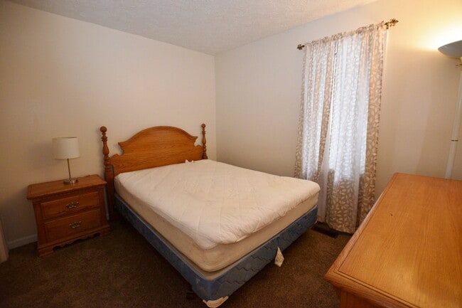 Building Photo - 9361 S Pointe Retreat Dr
