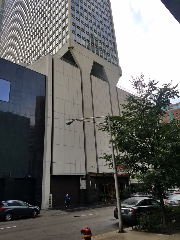 Primary Photo - 111 E Chestnut St