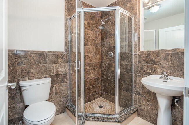 Foto del edificio - 6111 Fillmore Pl