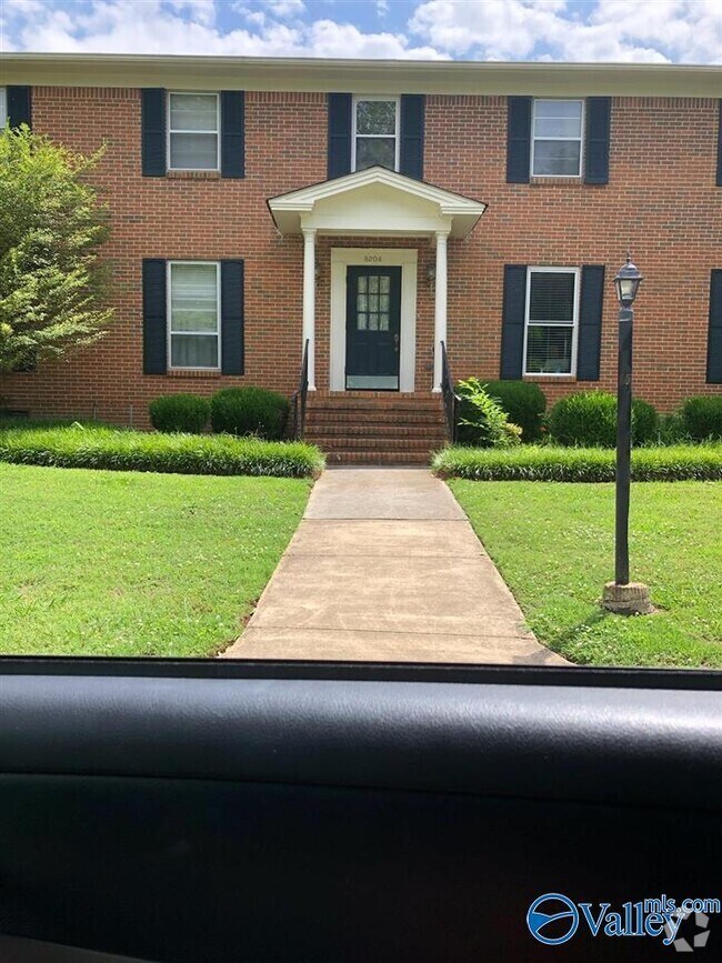 Building Photo - 8204 Willowbrook Cir SE