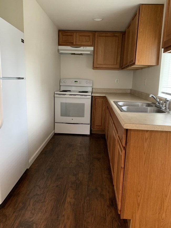 Building Photo - Cute Updated 1 Bed 1 Bath Home in Parkland!!!