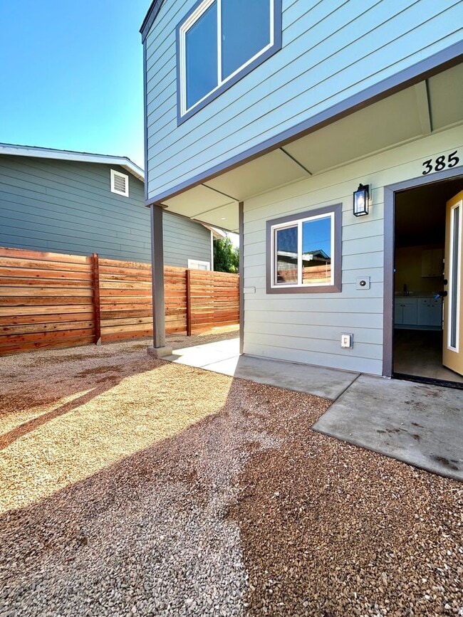 Building Photo - 1-Bed/1-Bath Near Downtown San Luis Obispo and Cal Poly