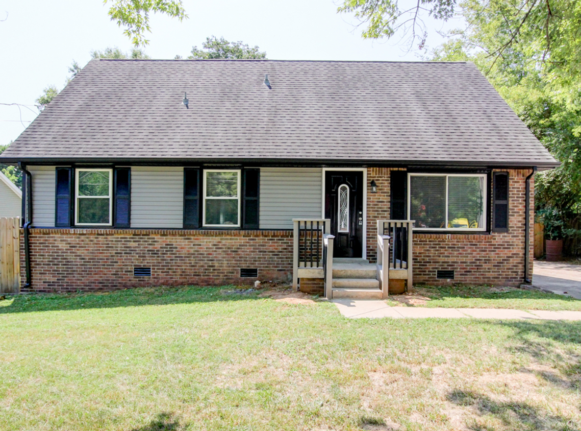 Primary Photo - Single Family Home in Clarksville