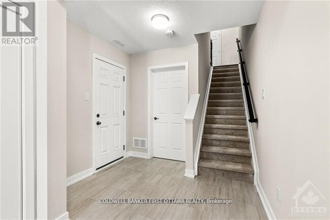 Building Photo - 203 Anyolite Private