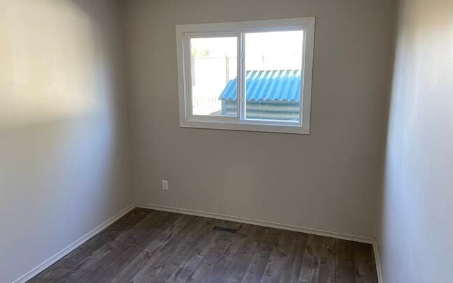 Building Photo - 60 Carleton Dr