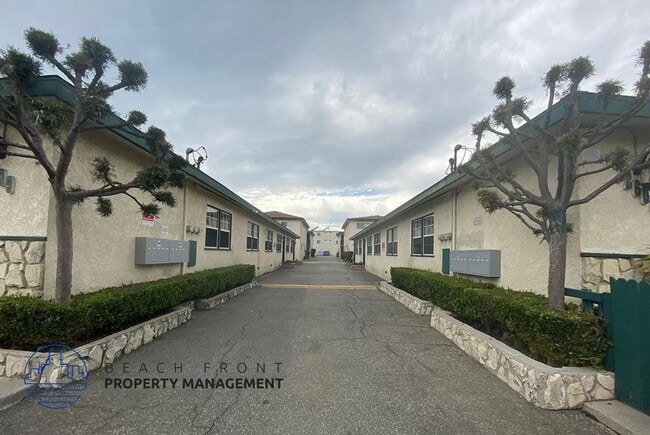 Foto del edificio - 12603-12609 Eucalyptus Ave