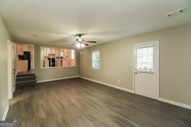 Foto del edificio - 7548 Colonial Ct