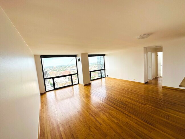 Foto del edificio - 4343 N Clarendon Ave