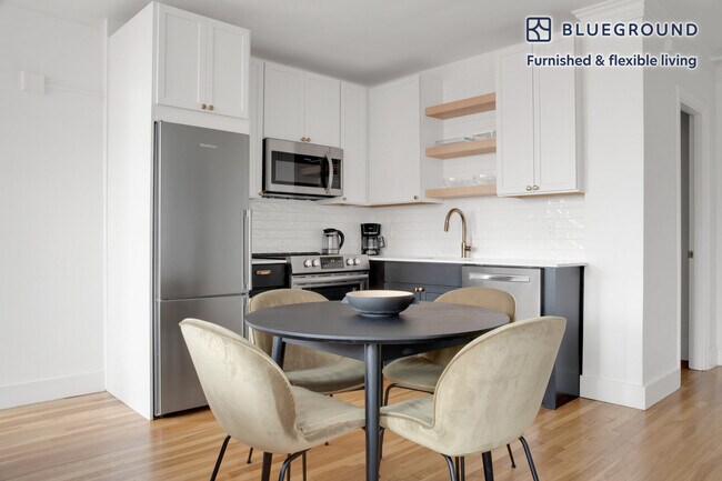 Building Photo - 1284 Beacon St