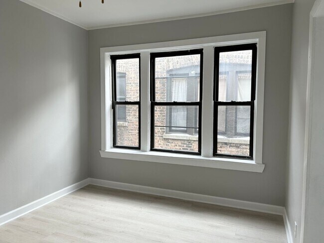 Building Photo - 4720 N Kedzie Ave