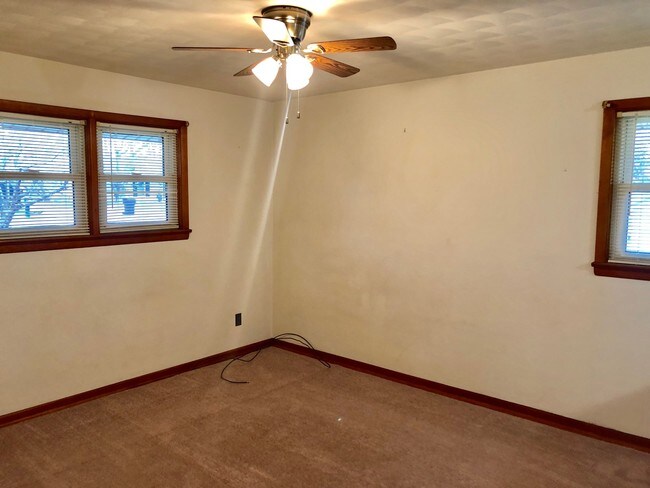 Building Photo - 4739 Shell Dr