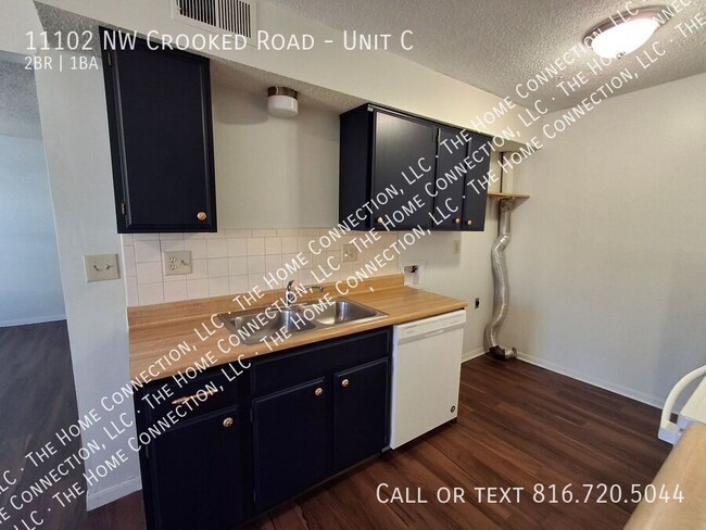 Building Photo - Updated 2 bedroom / 1 bath with garage in ...