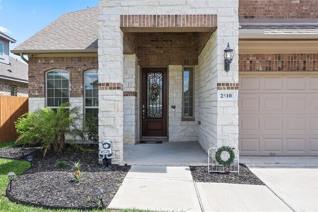 Building Photo - 2510 Ocean Key Dr